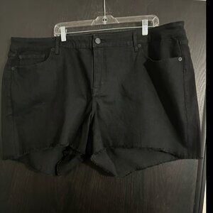 Torrid Black Denim Mid-Rise Mid Shorts – Size 24 (5” Inseam)